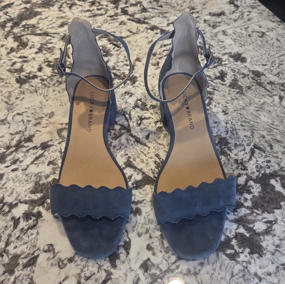 Lucky Brand Suede Ankle Strap Scalloped Sandals - Picture 10 of 10